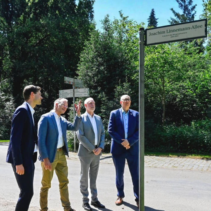 Einweihung Joachim-Linnemann-Allee im Bürgerpark